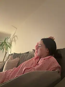 Remirosee online show from February 15, 2026, 9:03 pm