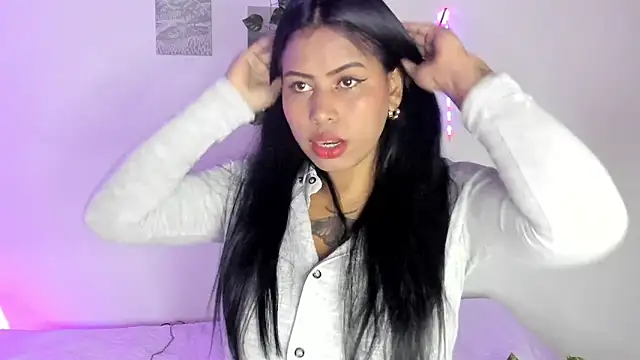 Michluxe 69 online show from October 8, 2025, 4:47 am