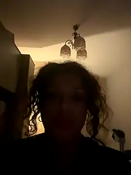 Snapshot of caramelandCurls chatting on November 12, 2025, 10:24 pm caramelandCurls online show from November 12, 2025, 10:24 pm