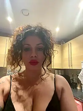 Snapshot of caramelandCurls chatting on November 12, 2025, 10:19 am caramelandCurls online show from November 12, 2025, 10:19 am