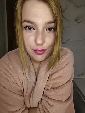 Snapshot of Sakura_2000 chatting on February 11, 2026, 9:14 pm Sakura 2000 online show from February 11, 2026, 9:14 pm