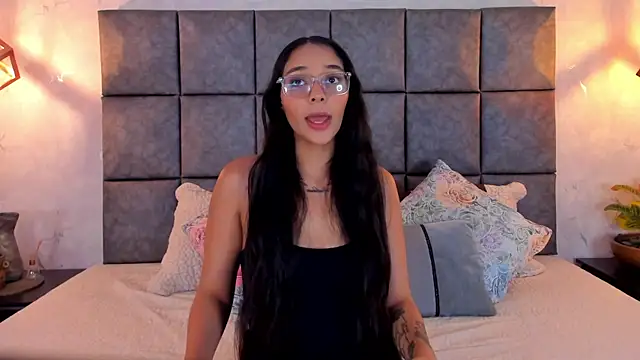 Snapshot of Roseaurora chatting on June 19, 2026, 10:54 am Roseaurora online show from June 19, 2026, 10:54 am