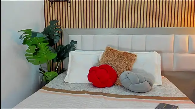 Snapshot of Roseaurora chatting on March 2, 2026, 1:07 pm Roseaurora online show from March 2, 2026, 1:07 pm