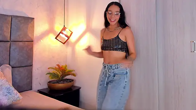Roseaurora online show from June 3, 2026, 2:55 pm