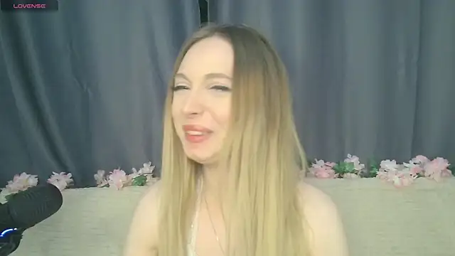 BabbbyFoxxx online show from October 29, 2025, 1:37 am