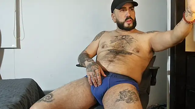 DaddyBear   online show from September 25, 2025, 2:28 am