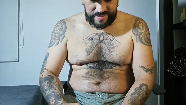 DaddyBear   online show from September 16, 2025, 12:44 am