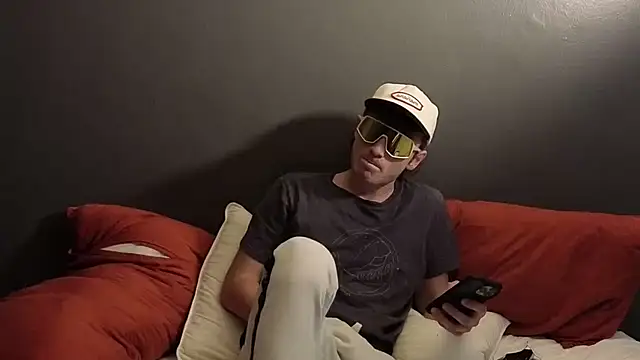 Snapshot of maskedboy1 chatting on October 31, 2025, 10:16 pm maskedboy1 online show from October 31, 2025, 10:16 pm