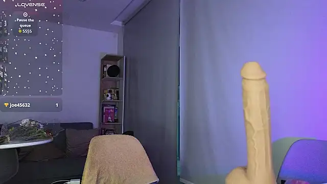 novafet online show from October 31, 2025, 10:49 pm