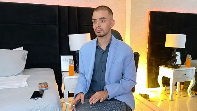 HairyDiamond  online show from September 21, 2025, 3:33 am