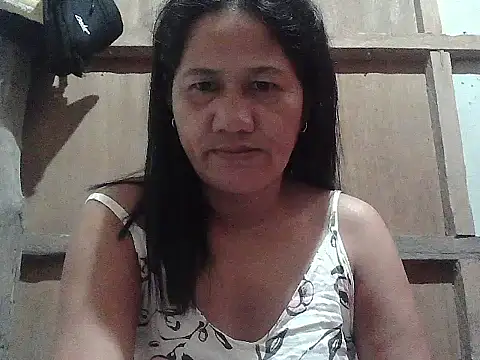 Snapshot of hotmama_063 chatting on January 9, 2026, 9:44 pm hotmama 063 online show from January 9, 2026, 9:44 pm