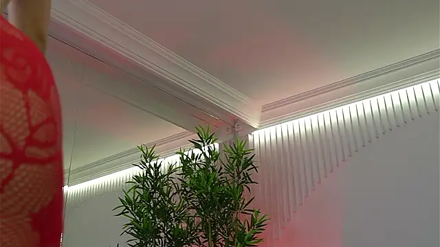 TifannyRay online show from February 4, 2026, 6:30 am