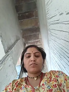Snapshot of LUCKY_cut chatting on June 1, 2026, 6:24 am LUCKY cut online show from June 1, 2026, 6:24 am