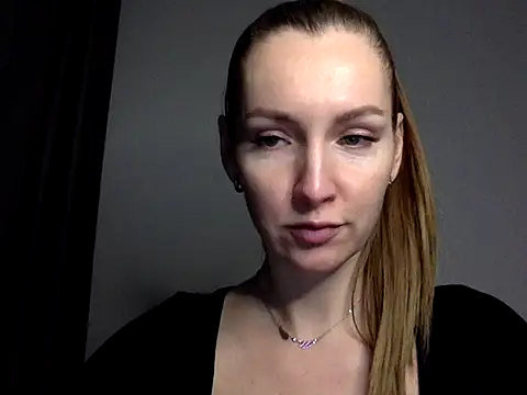 Varnyx online show from November 3, 2025, 9:07 pm