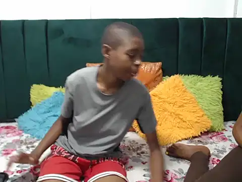 SweetSlenderChoc online show from February 8, 2026, 7:22 pm