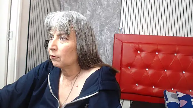linda  mature online show from October 13, 2025, 11:45 am