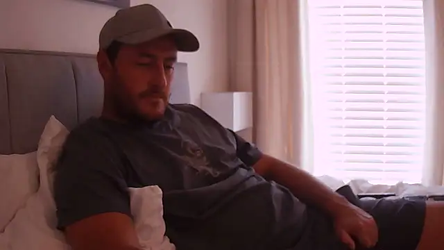 Snapshot of Londonlad818 chatting on September 24, 2025, 1:28 pm Londonlad818 online show from September 24, 2025, 1:28 pm