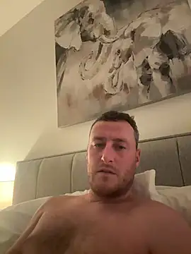 Londonlad818 online show from February 18, 2026, 7:21 pm