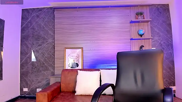 sofiapalacioss online show from October 31, 2025, 8:27 pm