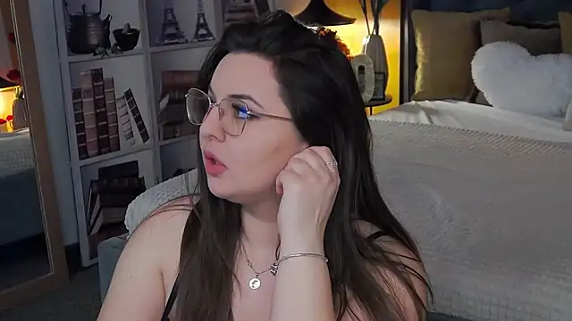 Mia Swano online show from January 14, 2026, 12:03 am