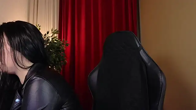 Jolie Orchid online show from December 4, 2025, 12:26 pm