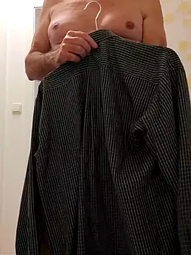 Oldmenhot66 online show from October 13, 2025, 1:45 pm