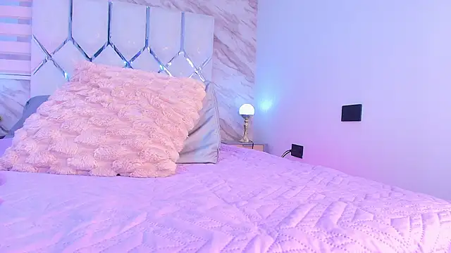 Snapshot of collet_1 chatting on November 26, 2025, 11:54 am collet 1 online show from November 26, 2025, 11:54 am