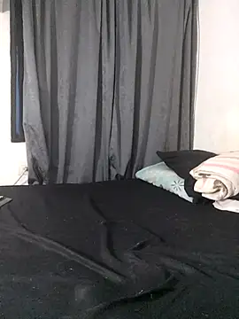 Kristal Bronw Lawren online show from October 5, 2025, 1:51 am