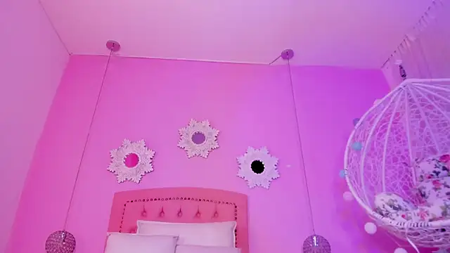 CannelaSmith online show from October 16, 2025, 7:22 pm