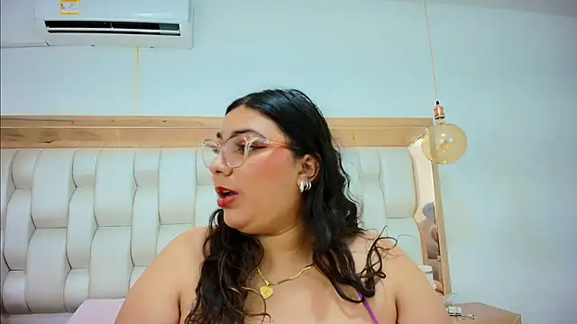 Snapshot of TiffantyAndStacy chatting on February 14, 2026, 7:47 pm TiffantyAndStacy online show from February 14, 2026, 7:47 pm