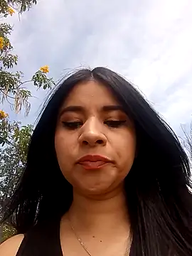 Snapshot of ValerieLove_ chatting on February 4, 2026, 4:02 pm ValerieLove online show from February 4, 2026, 4:02 pm