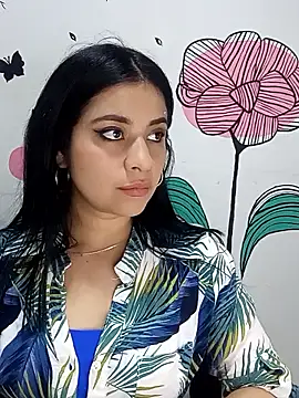 ValerieLove  online show from October 2, 2025, 7:39 pm