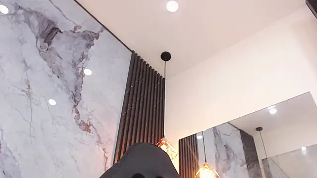 Penelopee Rouse online show from April 15, 2026, 7:18 pm