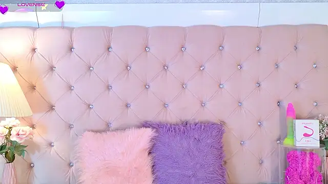 Snapshot of CaterinaRomano chatting on February 2, 2026, 2:16 pm CaterinaRomano online show from February 2, 2026, 2:16 pm