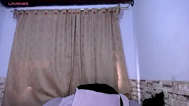 DaraKat18 online show from February 9, 2026, 10:08 pm