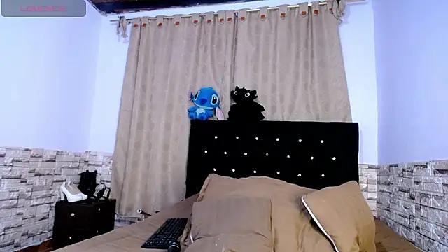 DaraKat18 online show from January 12, 2026, 8:43 am