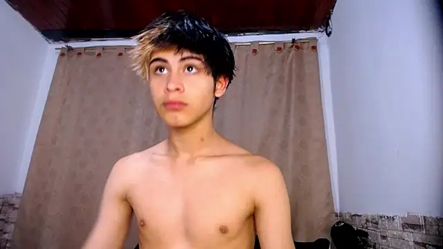 DaraKat18 online show from March 7, 2026, 11:32 pm