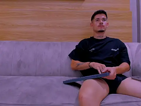 junior friendss online show from December 5, 2025, 2:21 am