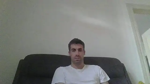 Snapshot of JulioIsHere4you chatting on October 4, 2025, 9:22 am JulioIsHere4you online show from October 4, 2025, 9:22 am