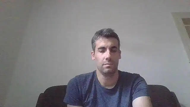 JulioIsHere4you online show from November 10, 2025, 11:04 am