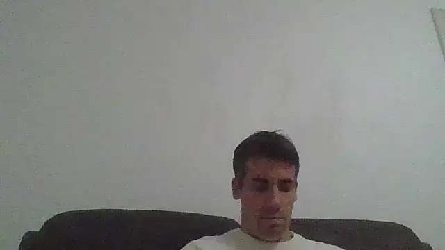 Snapshot of JulioIsHere4you chatting on October 5, 2025, 5:36 pm JulioIsHere4you online show from October 5, 2025, 5:36 pm