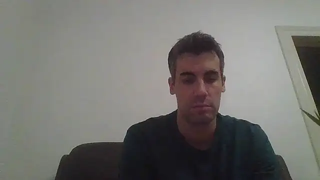 JulioIsHere4you online show from November 17, 2025, 12:58 am