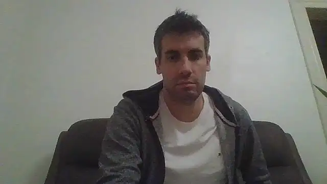 JulioIsHere4you online show from November 19, 2025, 11:27 pm