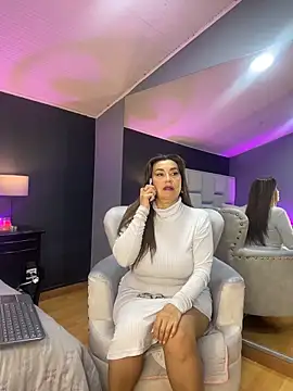 Samantha Milf   online show from February 19, 2026, 7:44 pm