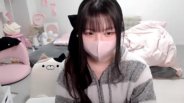 moka-neko online show from April 17, 2026, 2:09 pm