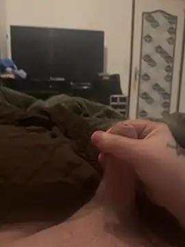 Snapshot of Badking9377 chatting on December 17, 2025, 10:31 am Badking9377 online show from December 17, 2025, 10:31 am