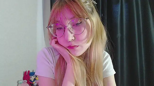 Snapshot of ohmycheryl chatting on January 15, 2026, 10:40 am ohmycheryl online show from January 15, 2026, 10:40 am