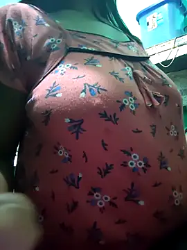 Snapshot of your_favourite_bhabhi chatting on March 11, 2026, 12:48 am your favourite bhabhi online show from March 11, 2026, 12:48 am