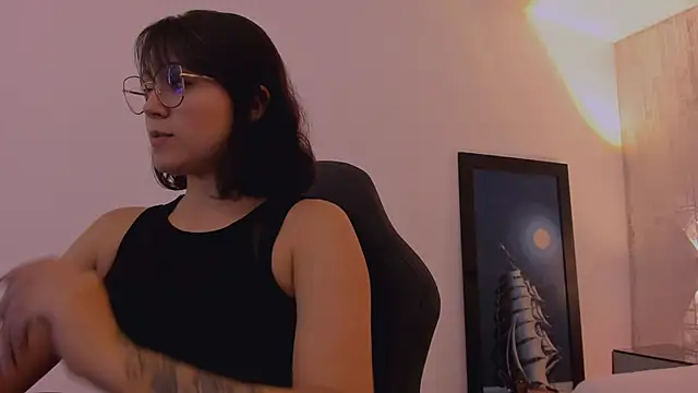 AnnaraLein online show from December 19, 2025, 3:43 am