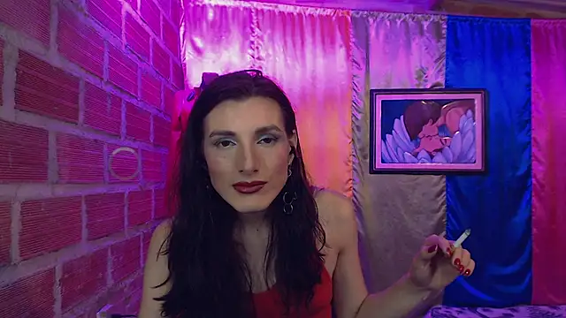 Moira-Hot online show from December 2, 2025, 2:01 am